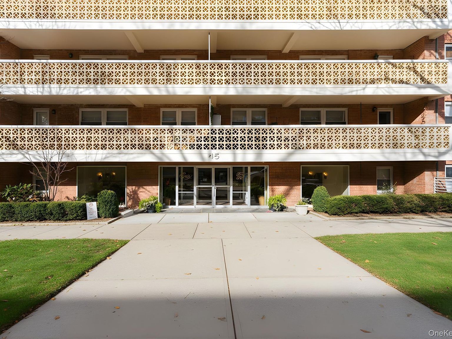 45 Hill Park Ave APT PR2 Great Neck, NY 11021 - Thumbnail 3