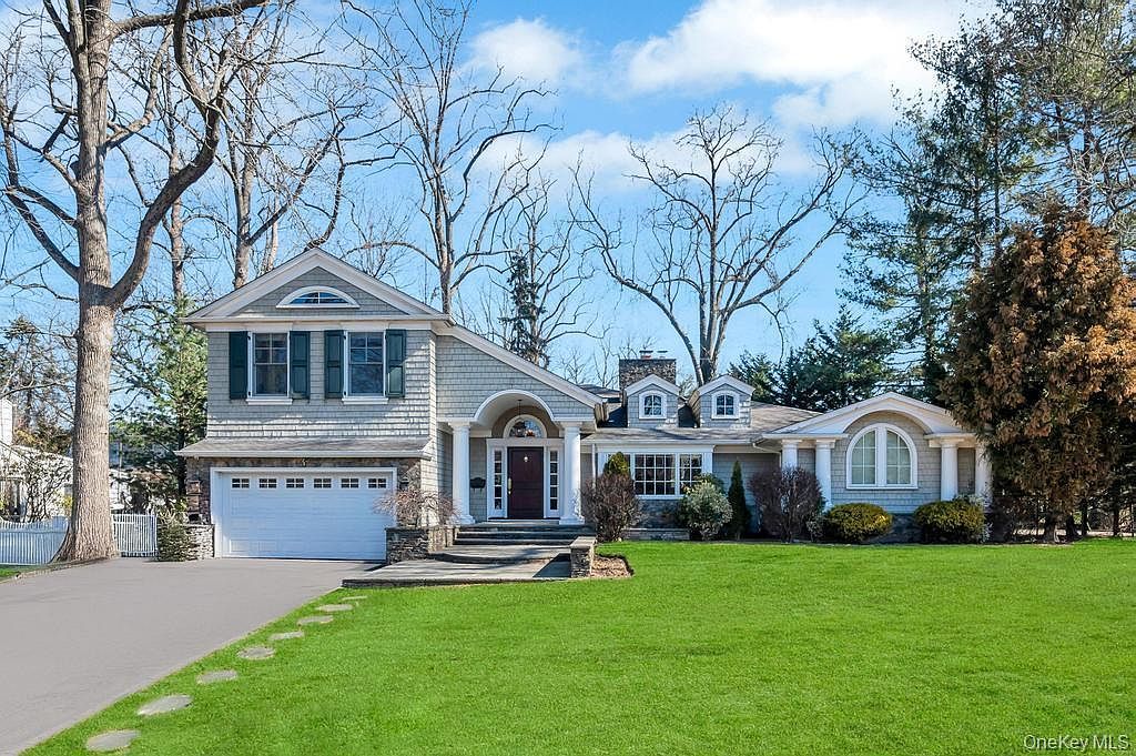 3 School House Ln Great Neck, NY 11020 - Thumbnail 3