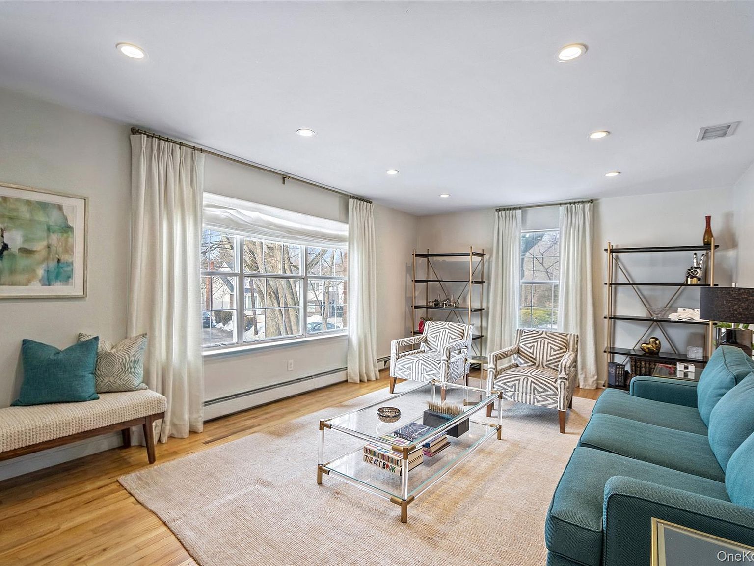 34 Wooleys Ln Great Neck, NY 11023 - Thumbnail 3