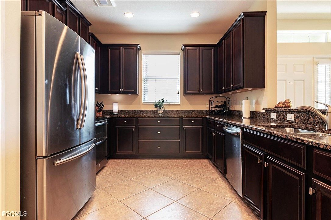 2638 Anguilla Dr Cape Coral, FL 33991 - Thumbnail 3