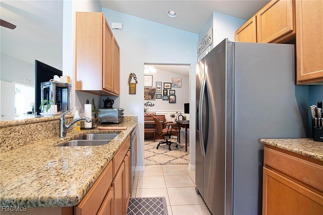 2493 Anguilla Dr Cape Coral, FL 33991 - Thumbnail 3