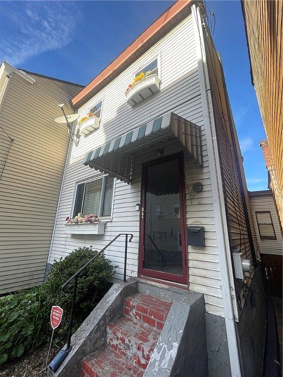 323 Hancock St Pittsburgh, PA 15219 - Thumbnail 3