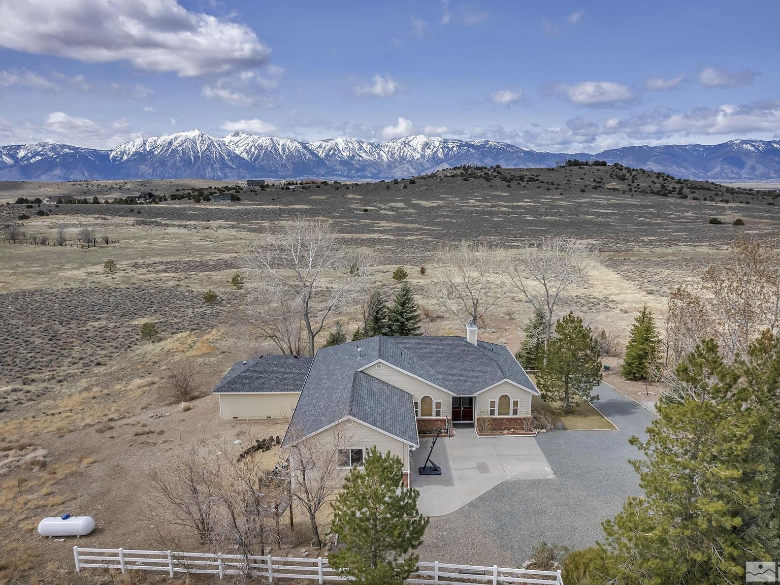 1568 Barker Ct Gardnerville, NV 89410 - Thumbnail 3