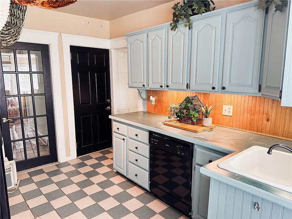 27 Matteson St Coventry, RI 02816 - Thumbnail 3