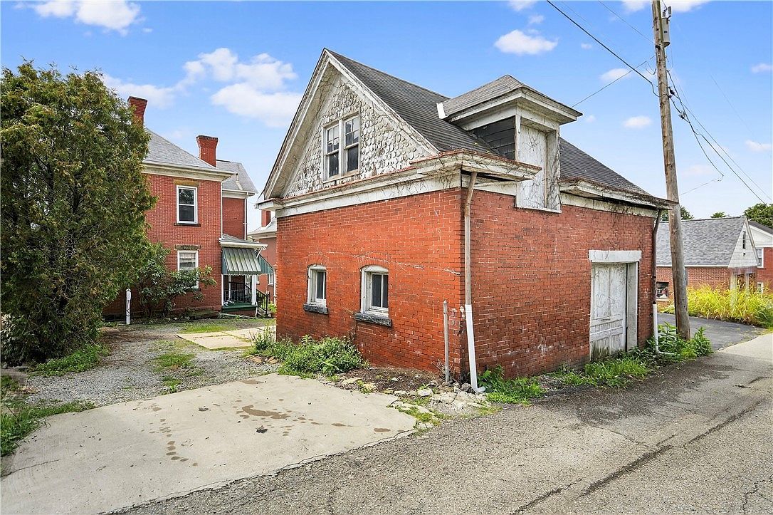 427 E Pittsburgh St Greensburg, PA 15601 - Thumbnail 3