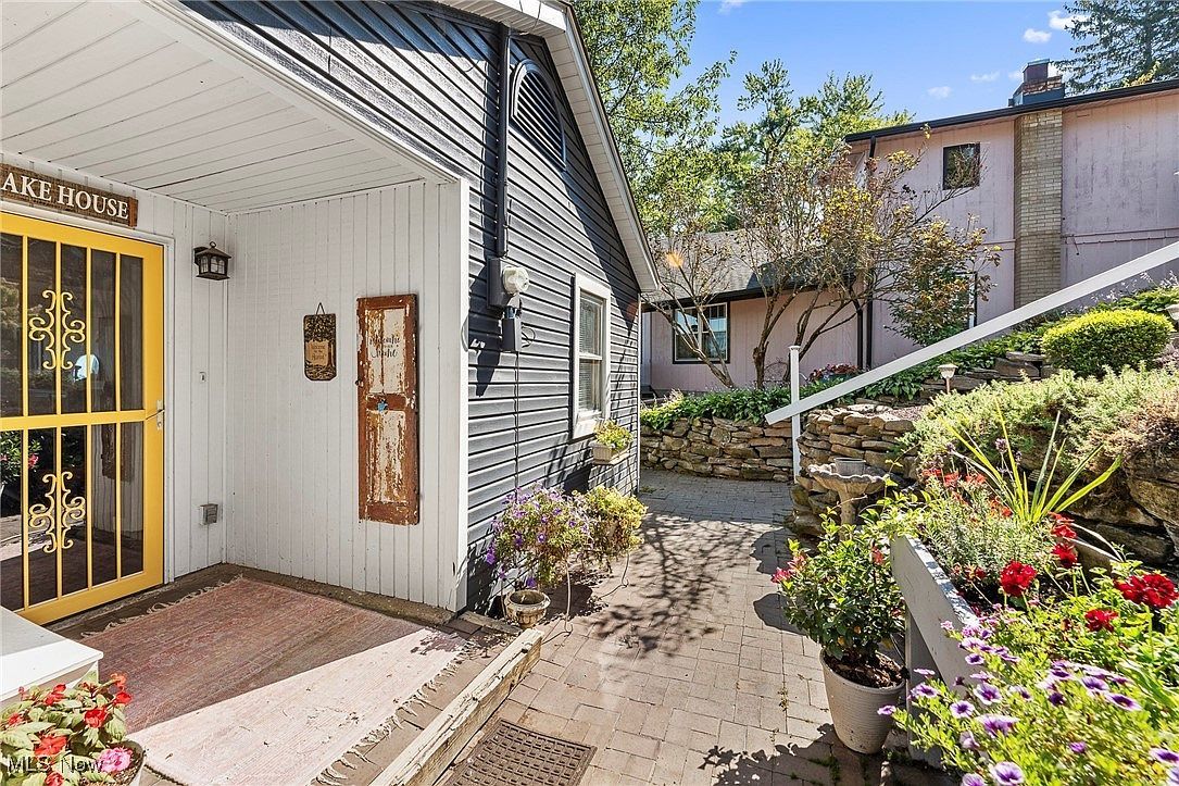 32042 Sunset Dr Hanoverton, OH 44423 - Thumbnail 3