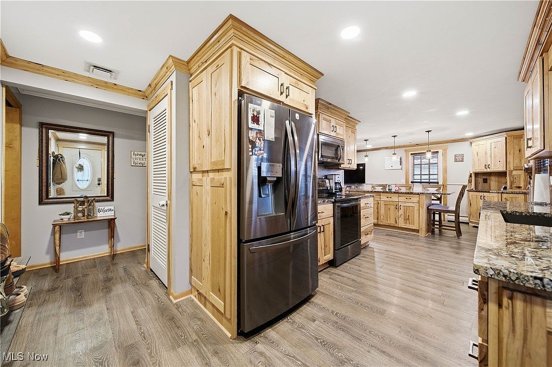 918 Bonsel St NE Navarre, OH 44662 - Thumbnail 3