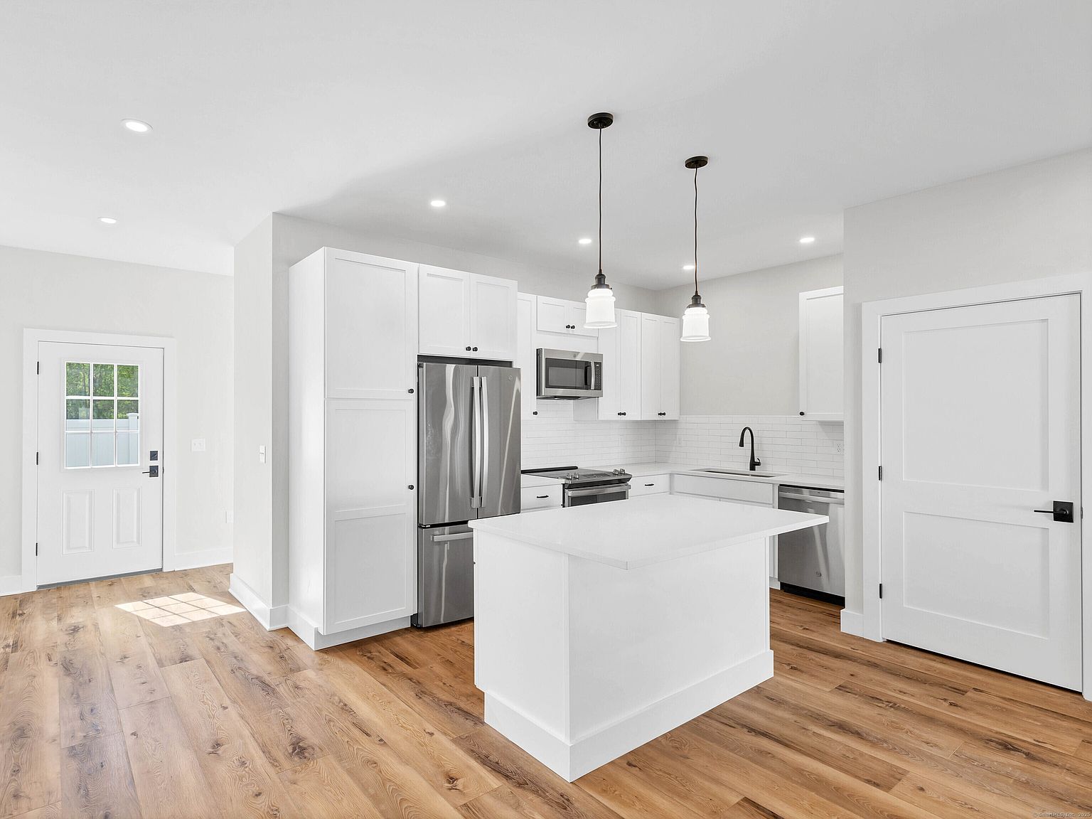 138 Boston Post Rd #10 East Lyme, CT 06333 - Thumbnail 3