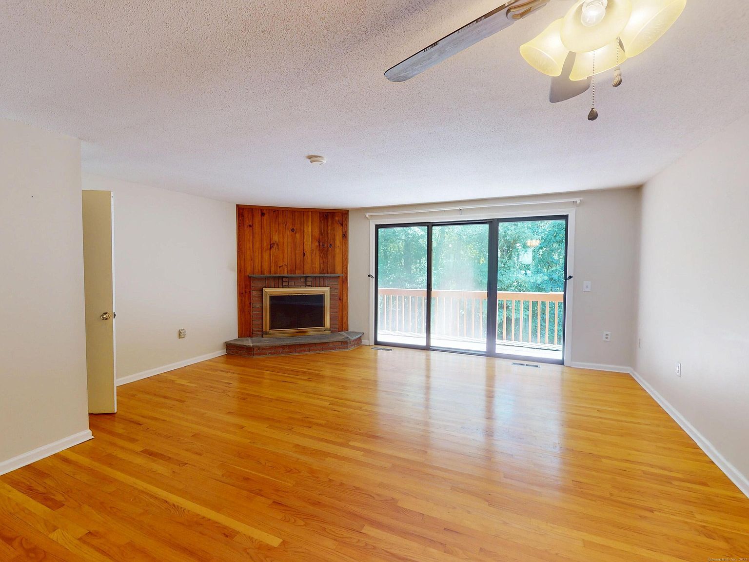 32 Upper Pattagansett Rd UNIT 8 East Lyme, CT 06333 - Thumbnail 3