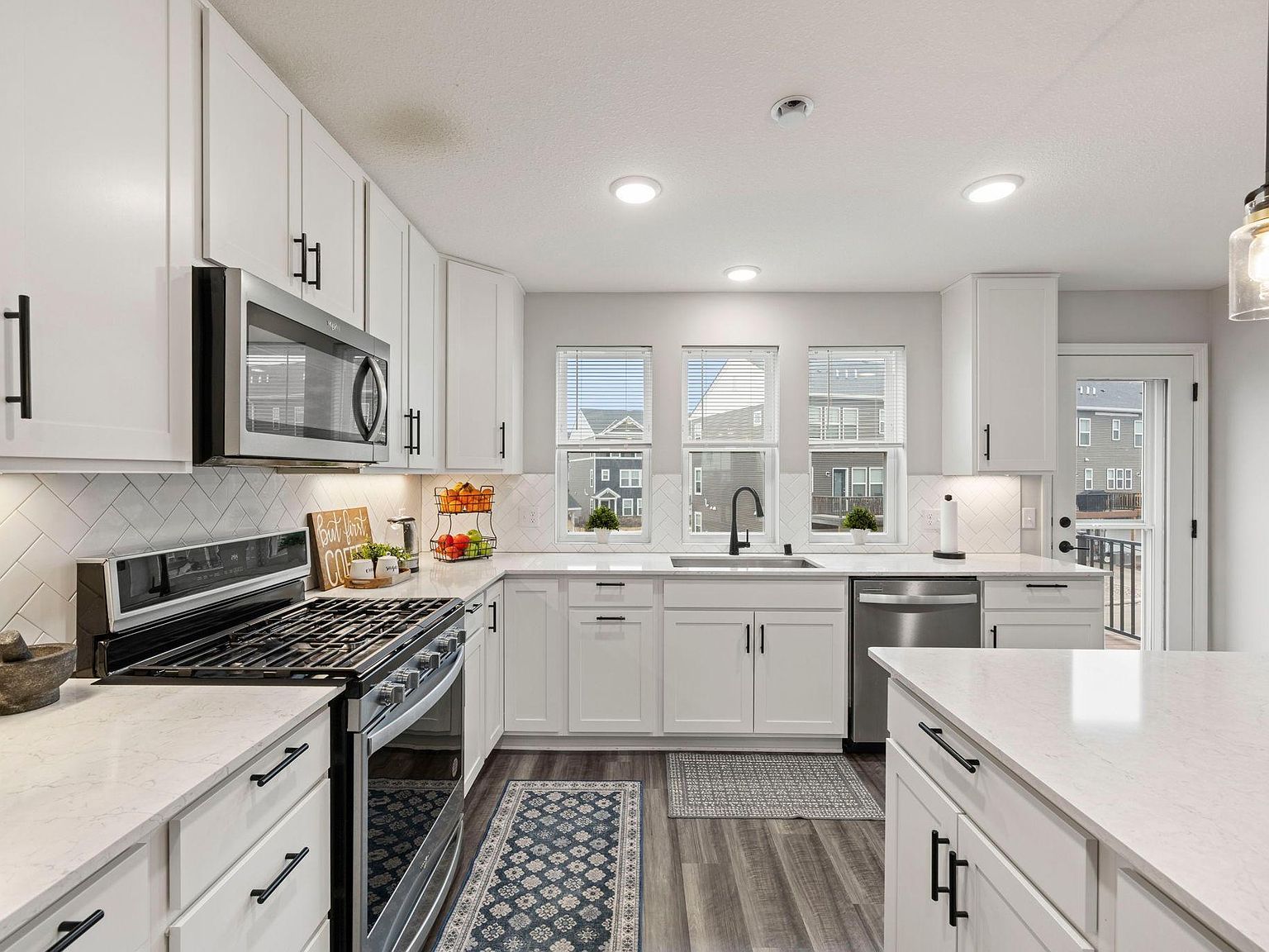 5882 156th St W Apple Valley, MN 55124 - Thumbnail 3