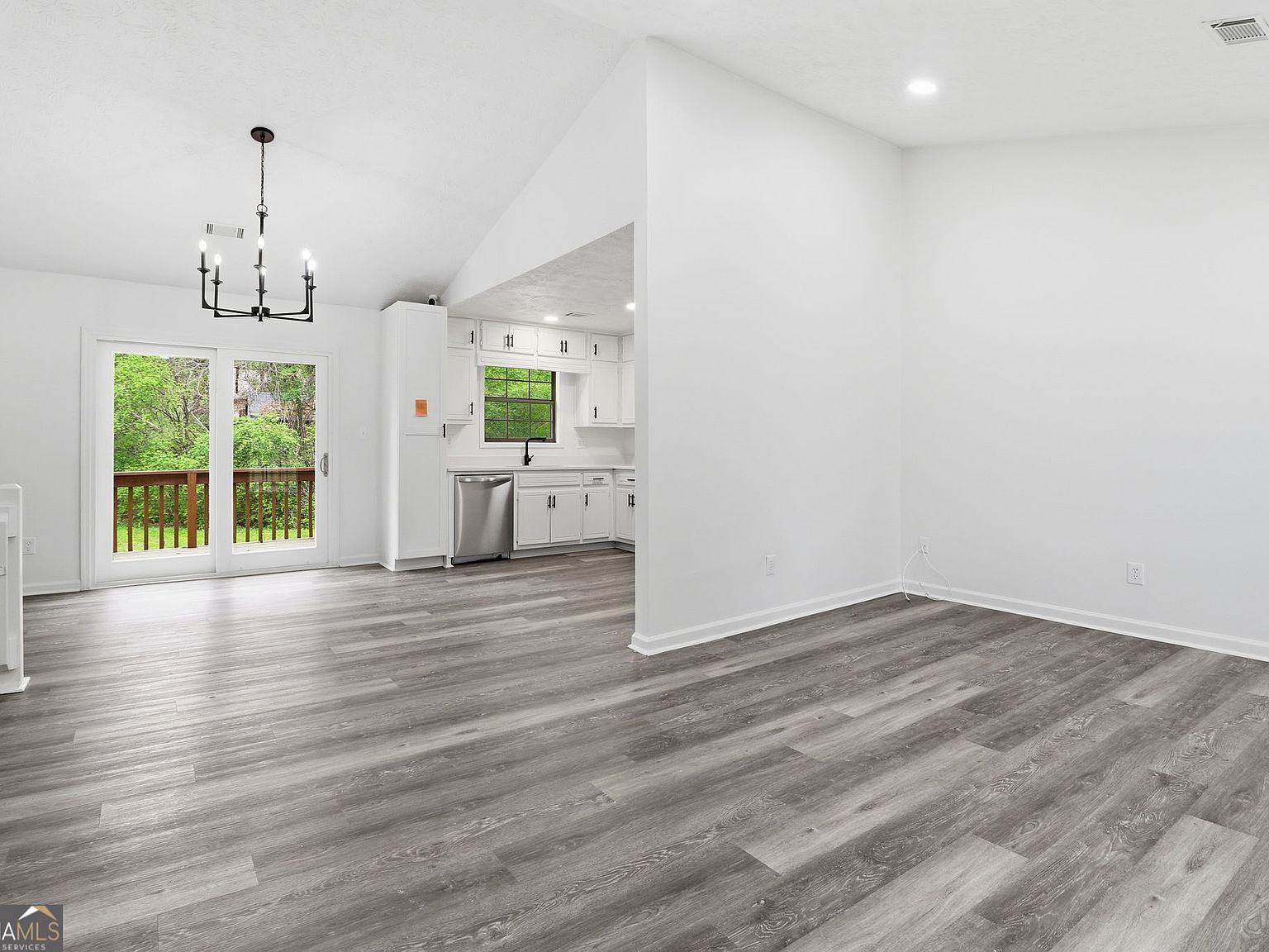 29 Court Ellenwood, GA 30294 - Thumbnail 3