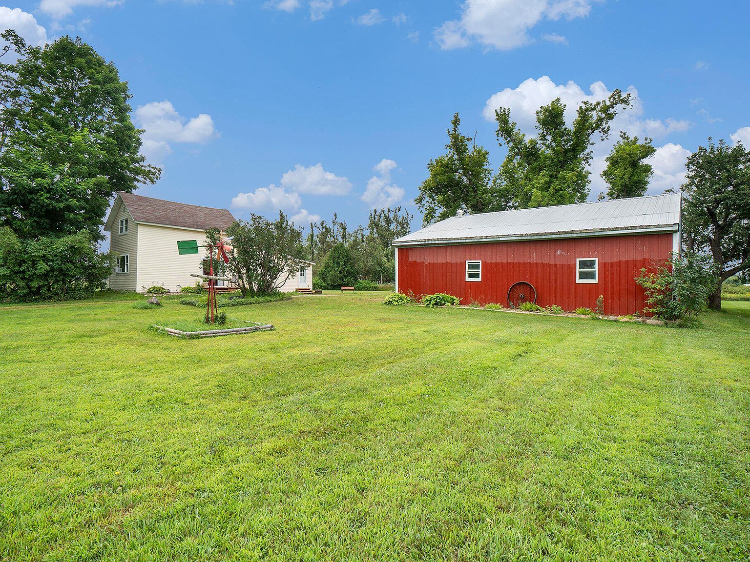 8598 Page Rd Cheboygan, MI 49721 - Thumbnail 3