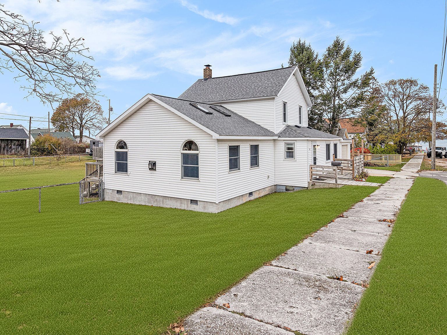 199 High St Saint Ignace, MI 49781 - Thumbnail 3