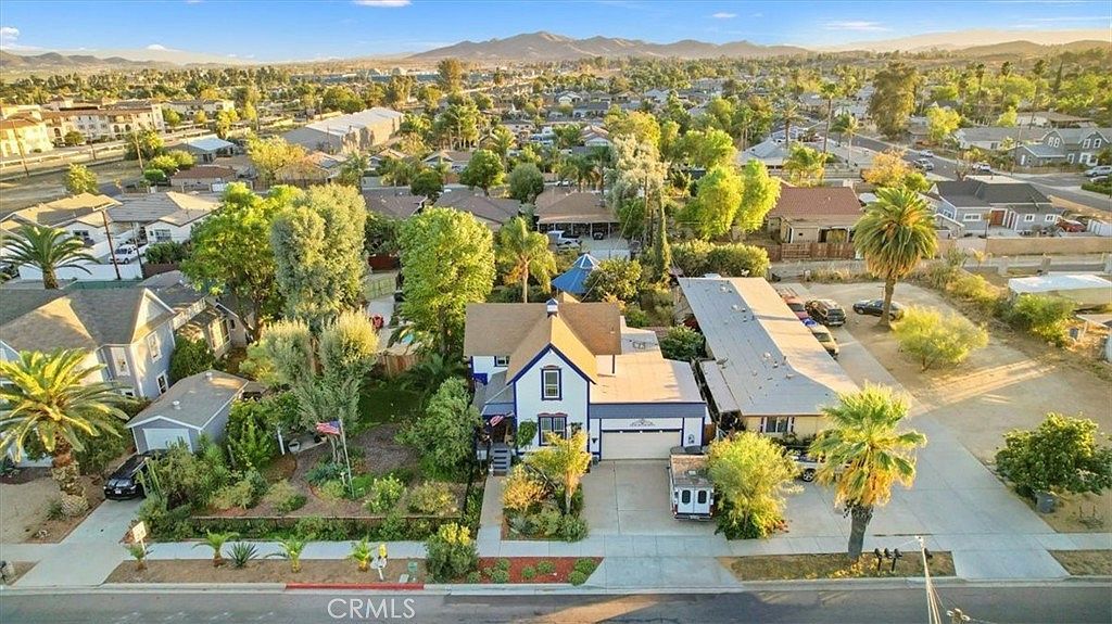 239 W 7th St Perris, CA 92570 - Thumbnail 3