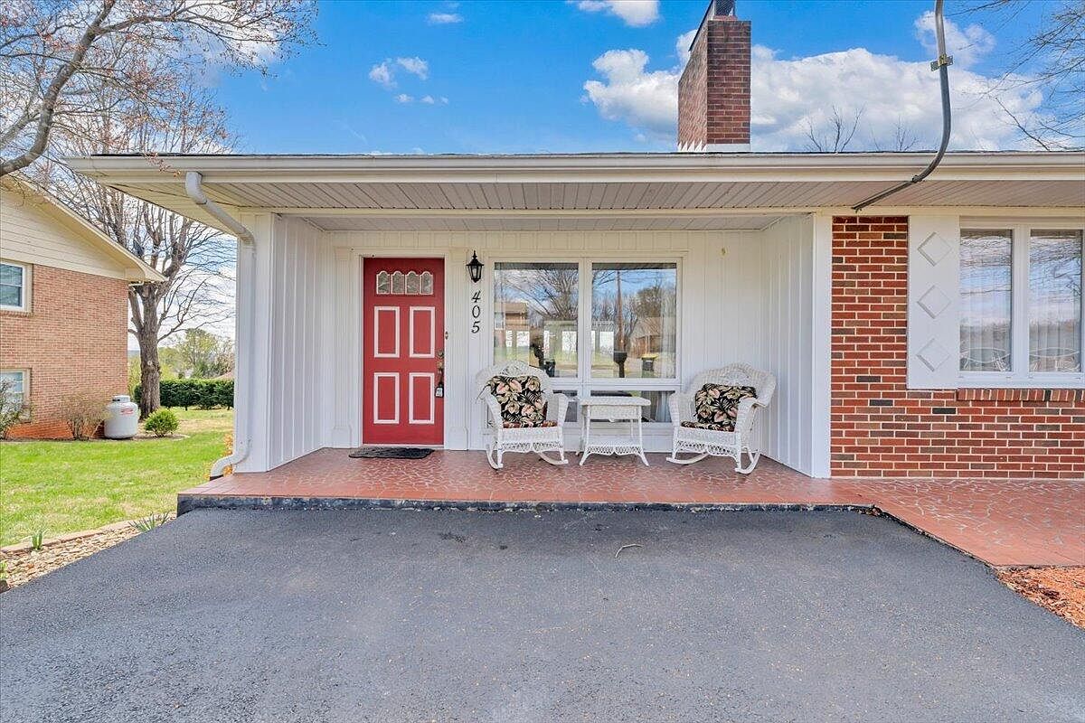 405 Hilltop Dr Rocky Mount, VA 24151 - Thumbnail 3