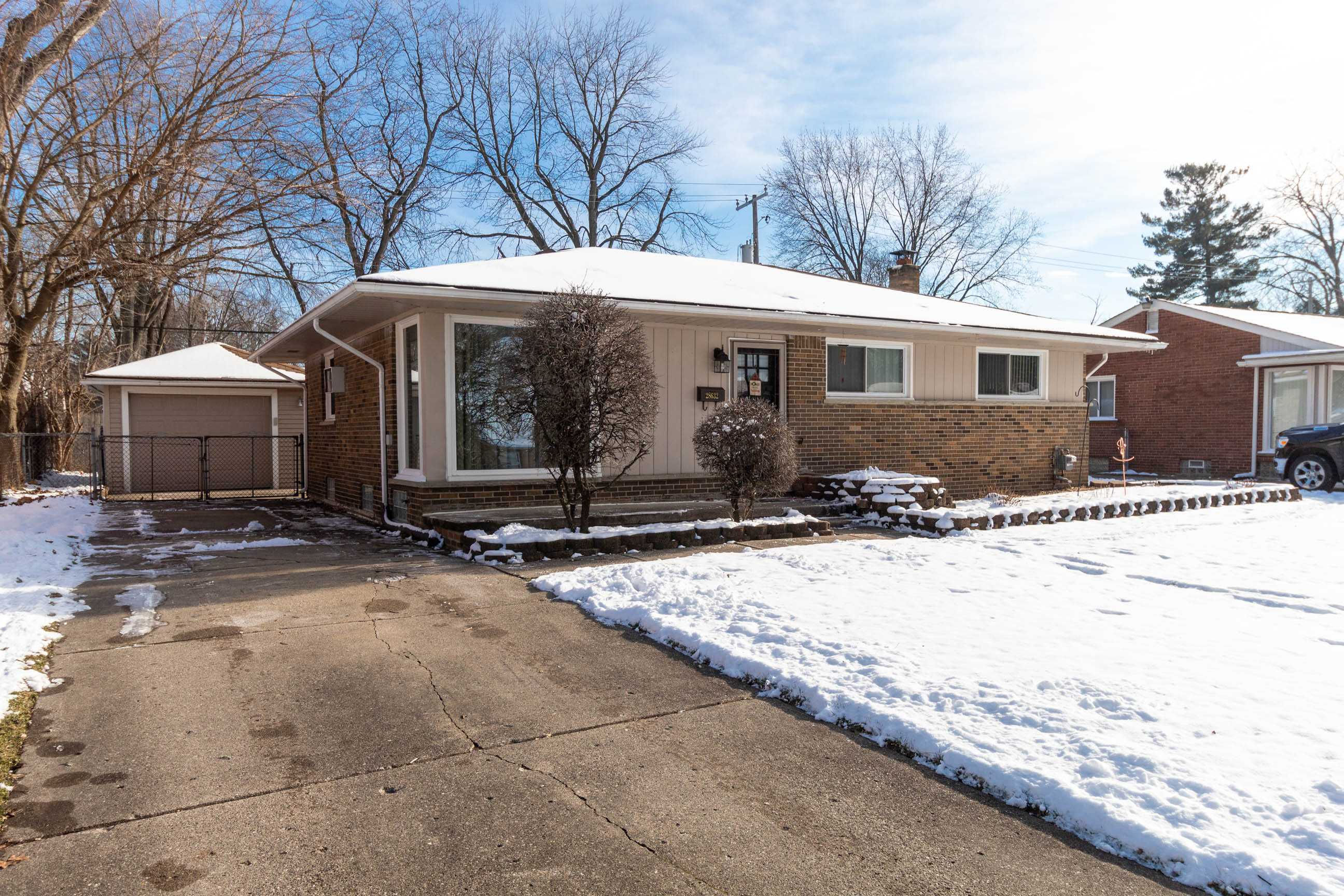 28632 Red Leaf Lane, Southfield, MI, USA, 48076 - Thumbnail 3