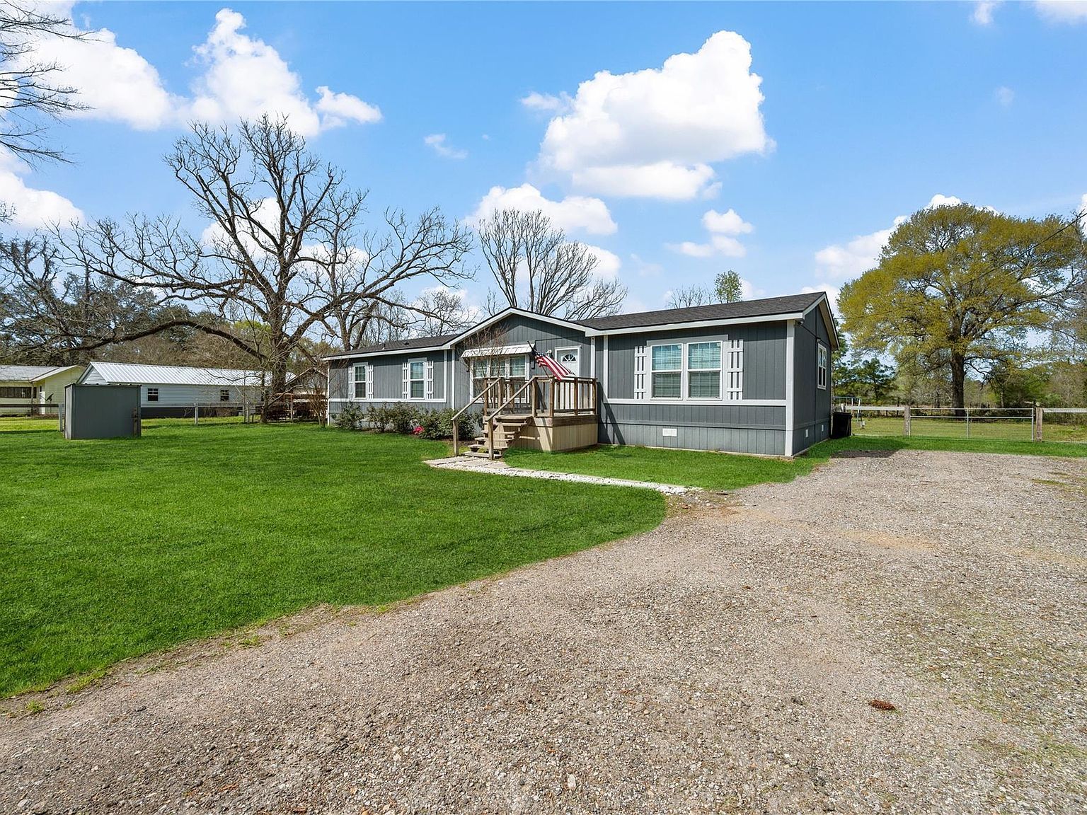 1602 County Road 301 N Dayton, TX 77535 - Thumbnail 3