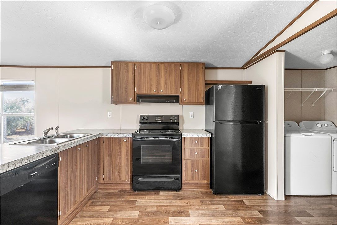 906 Sandy Beach Dr Bullhead City, AZ 86442 - Thumbnail 3