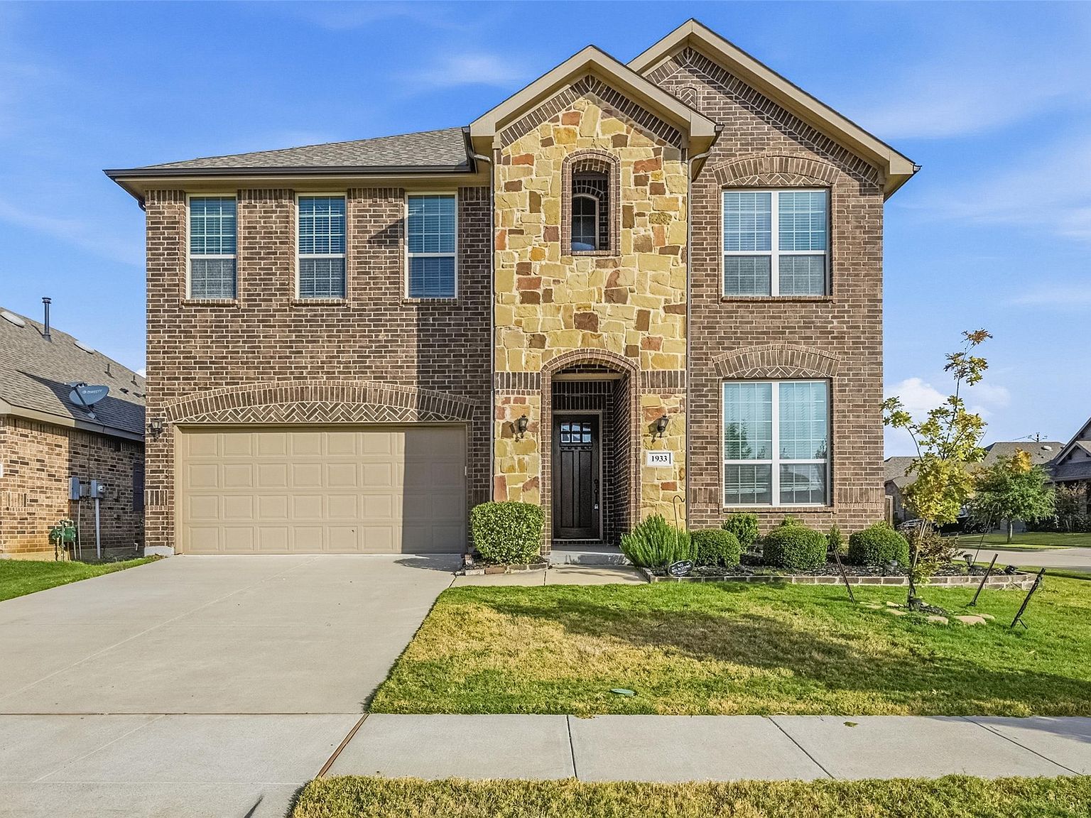 1933 Steppe Trail Dr Aubrey, TX 76227 - Thumbnail 3