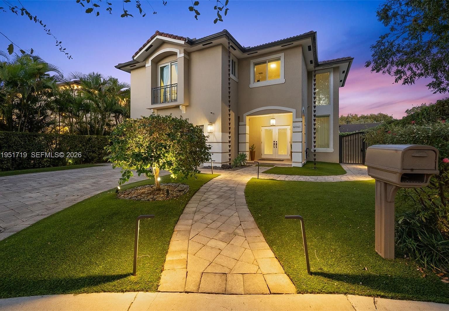 6061 SW 13th St West Miami, FL 33144 - Thumbnail 3