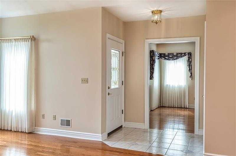 605 Cherry Hill Dr, Presto, PA 15142, USA - Thumbnail 3