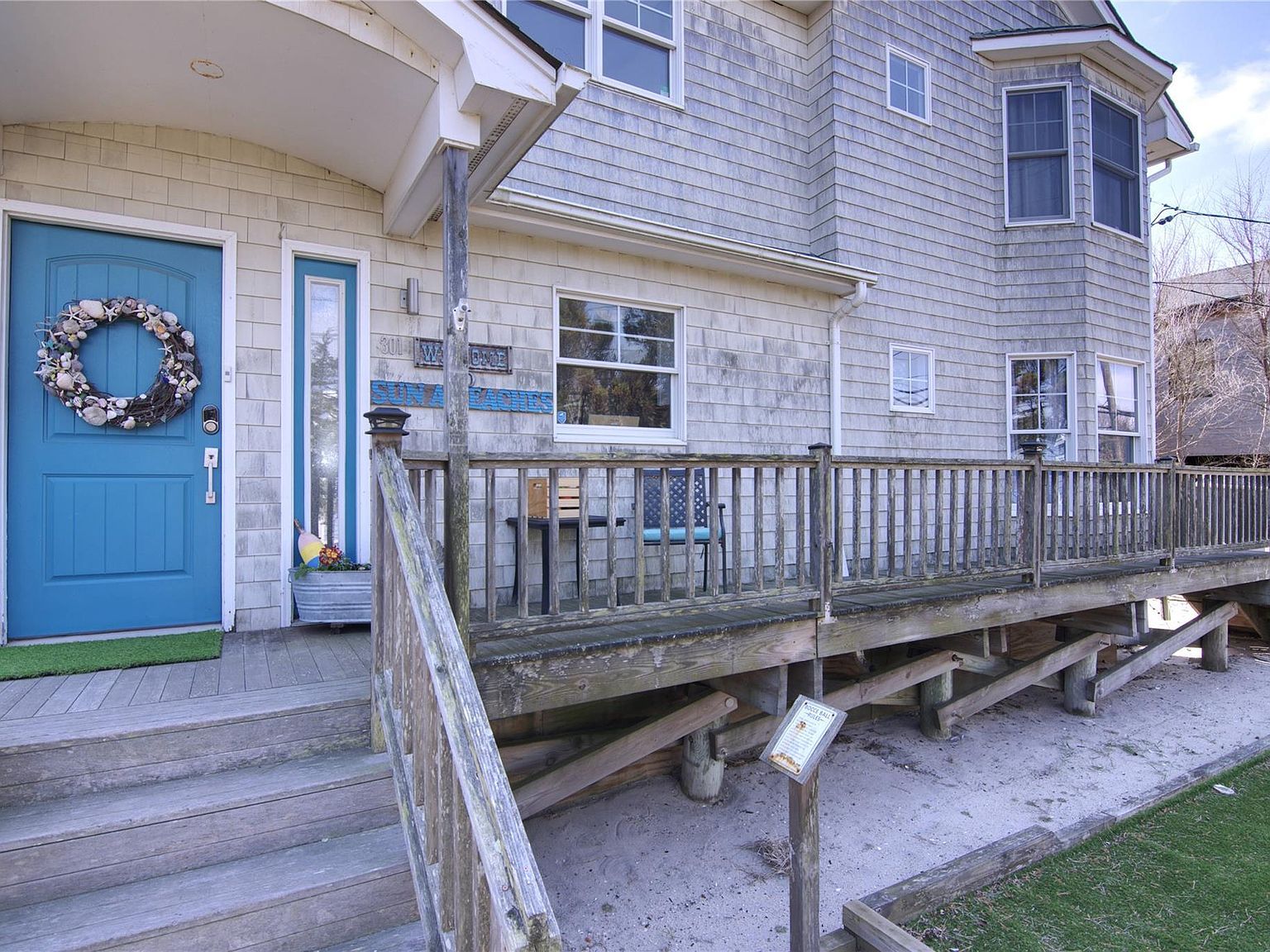 301 Lewis Walk Sayville, NY 11782 - Thumbnail 3
