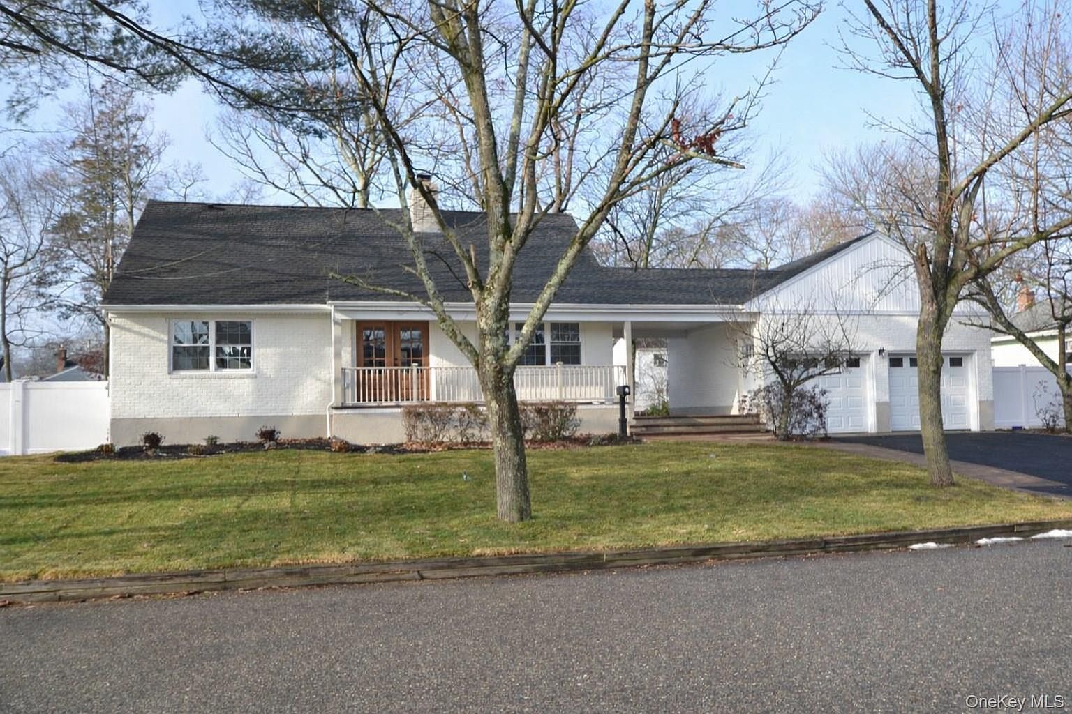 188 Ralph Ave Babylon, NY 11702 - Thumbnail 3