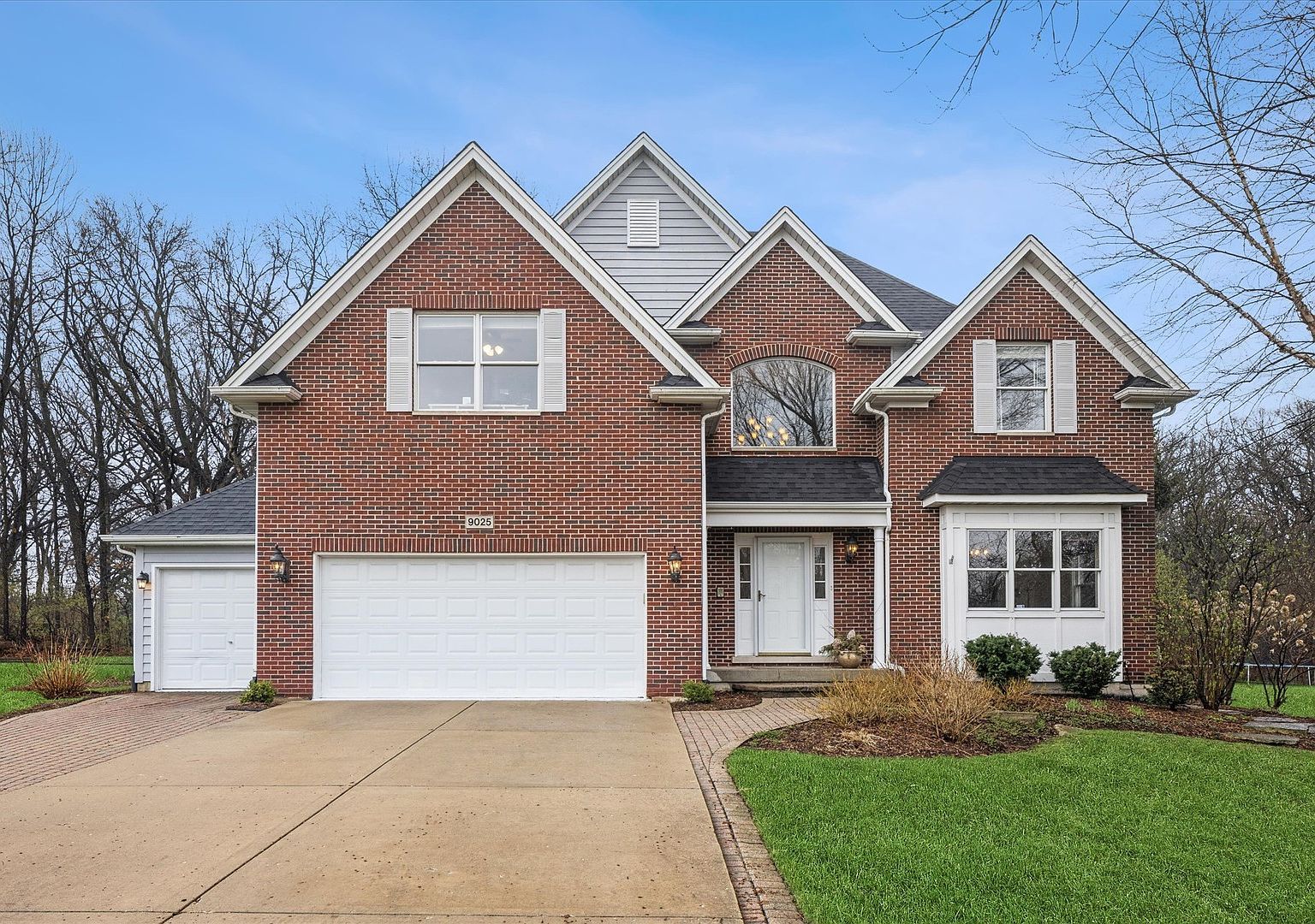 9025 Darien Woods Ct Darien, IL 60561 - Thumbnail 3