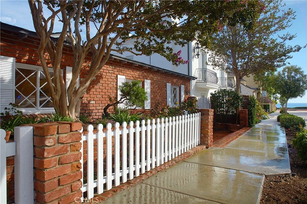 216 Poppy Ave Corona Del Mar, CA 92625 - Thumbnail 3