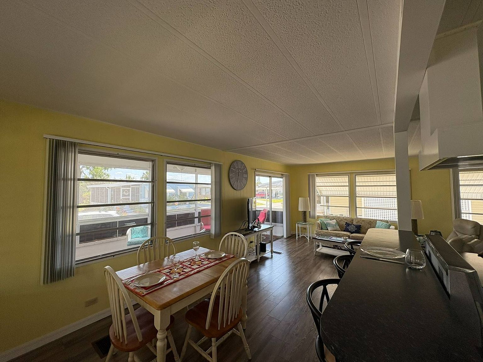 390 Peppertree Ln Ellenton, FL 34222 - Thumbnail 3