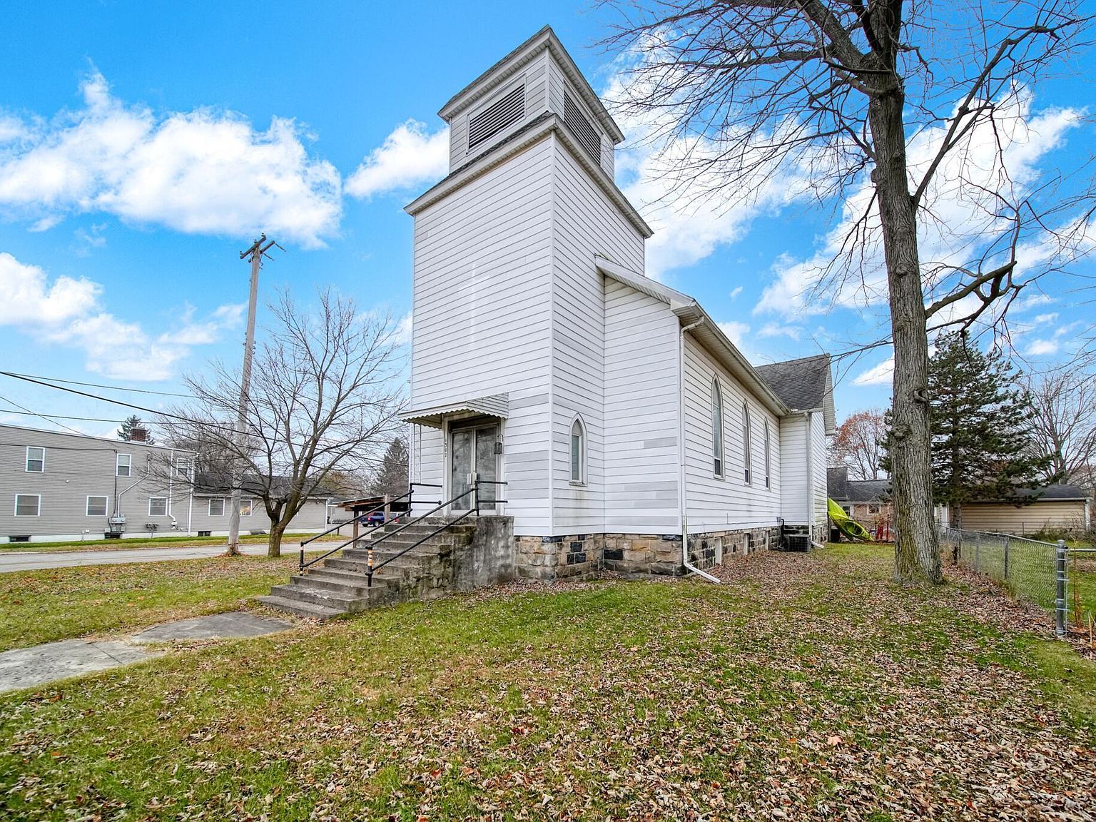 1302 Cooper St Jackson, MI 49202 - Thumbnail 3