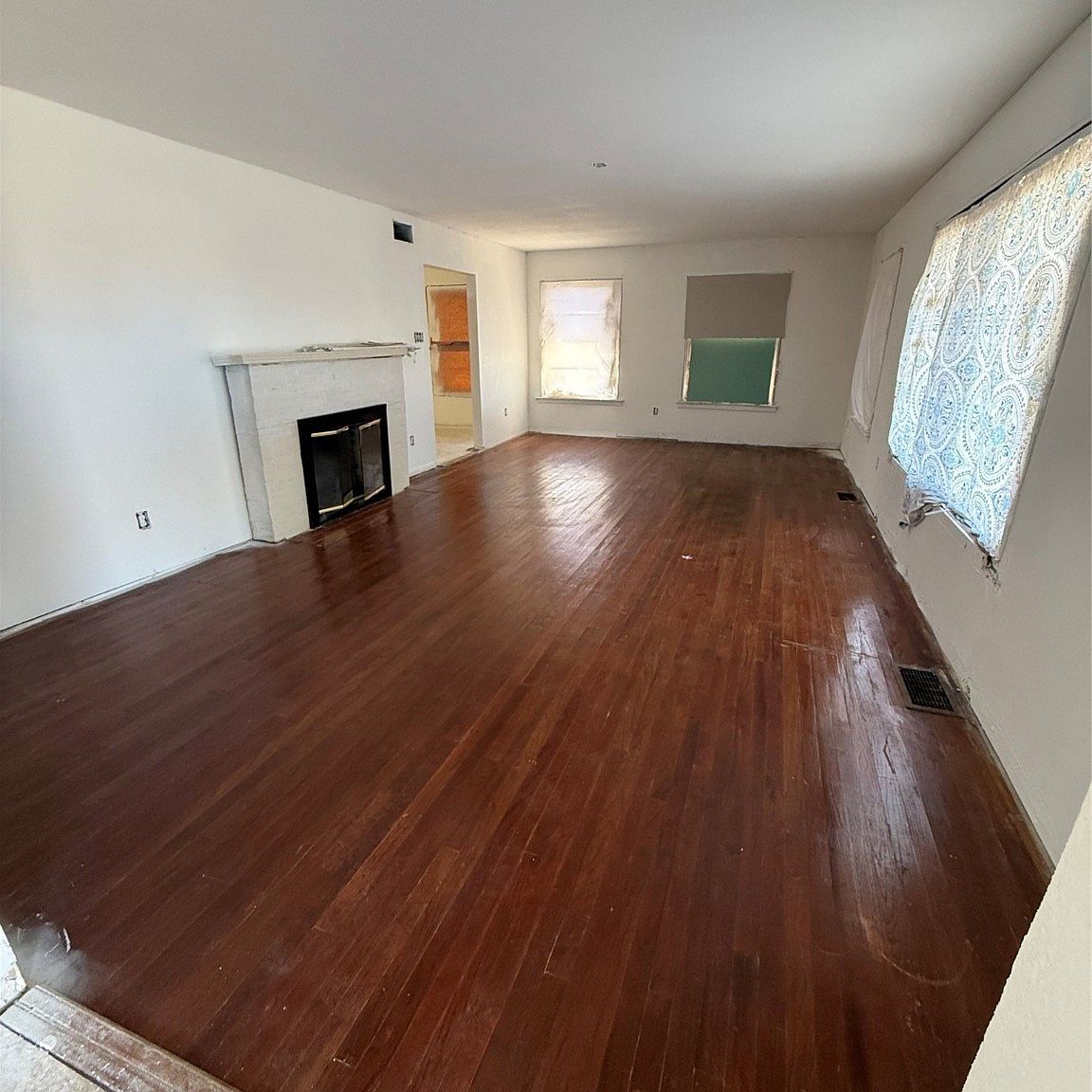 605 Hinton St Grand Prairie, TX 75050 - Thumbnail 3