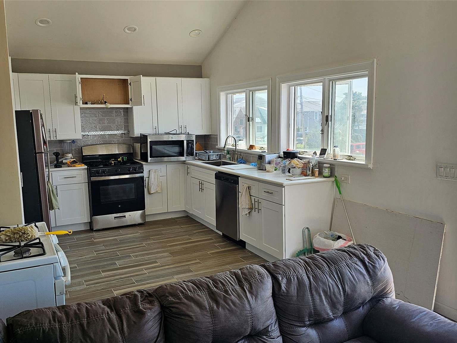 88 Bayview Ave W Lindenhurst, NY 11757 - Thumbnail 3