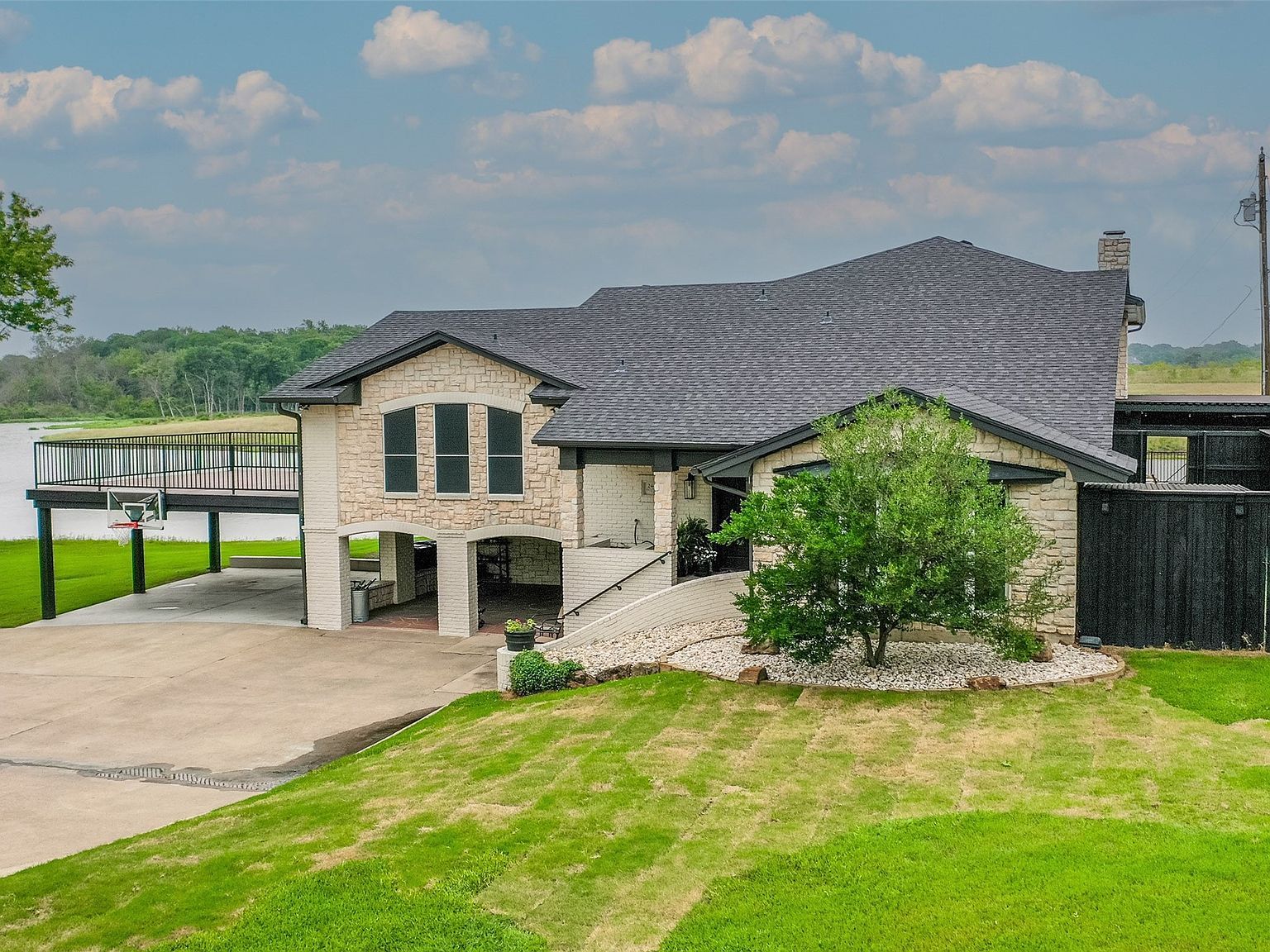 2402 Country Club Rd Ennis, TX 75119 - Thumbnail 3