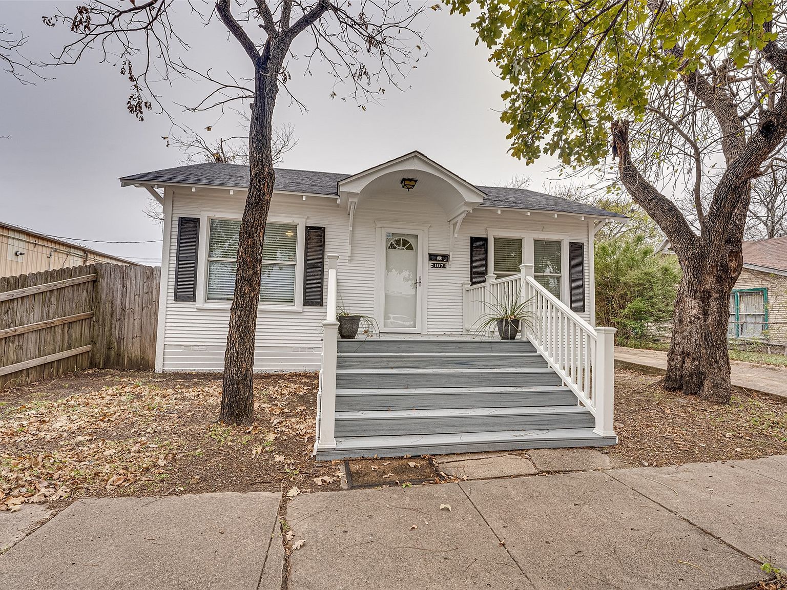 107 N Shawnee St Ennis, TX 75119 - Thumbnail 3