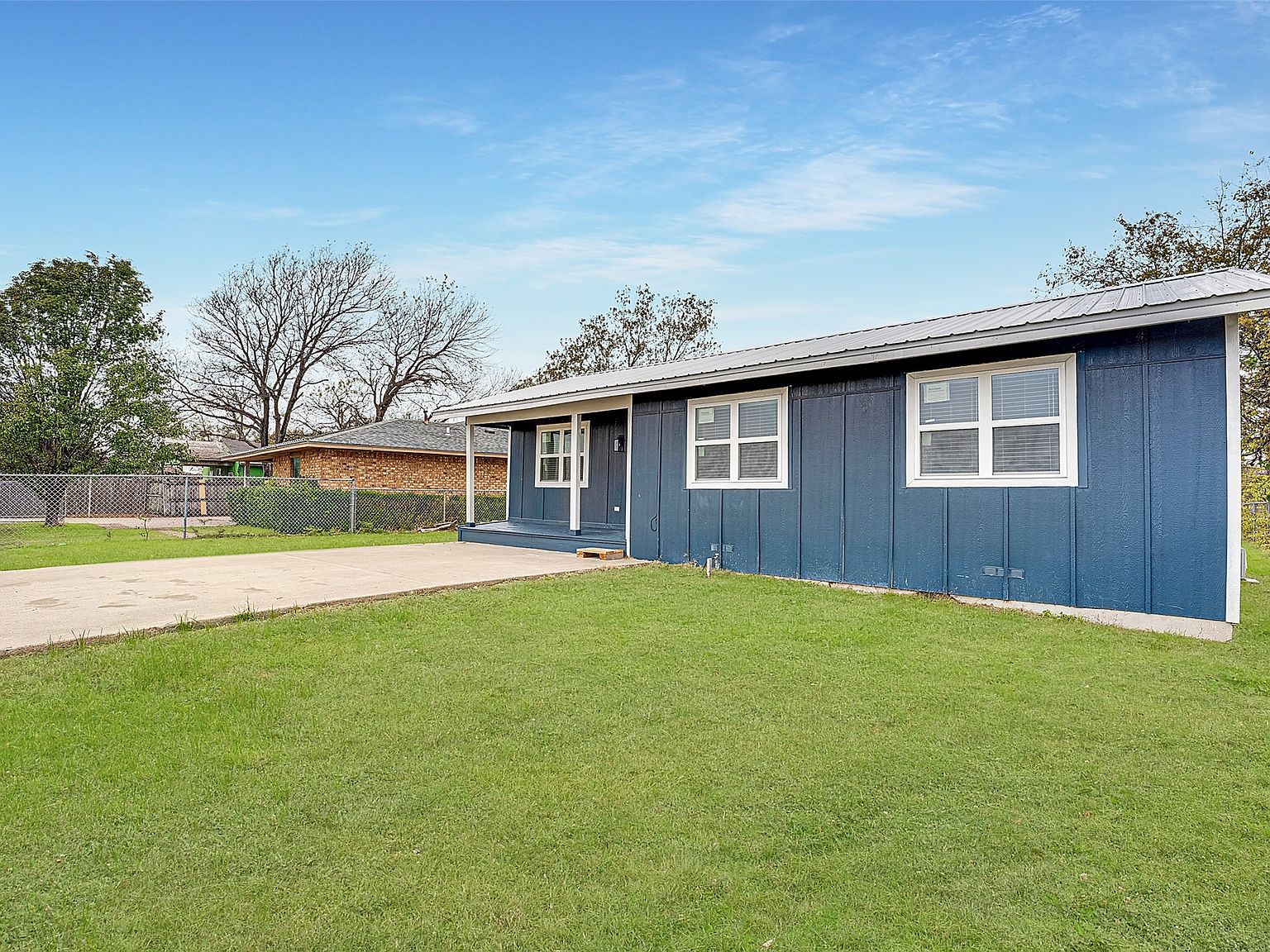 308 Avenue E Ennis, TX 75119 - Thumbnail 3