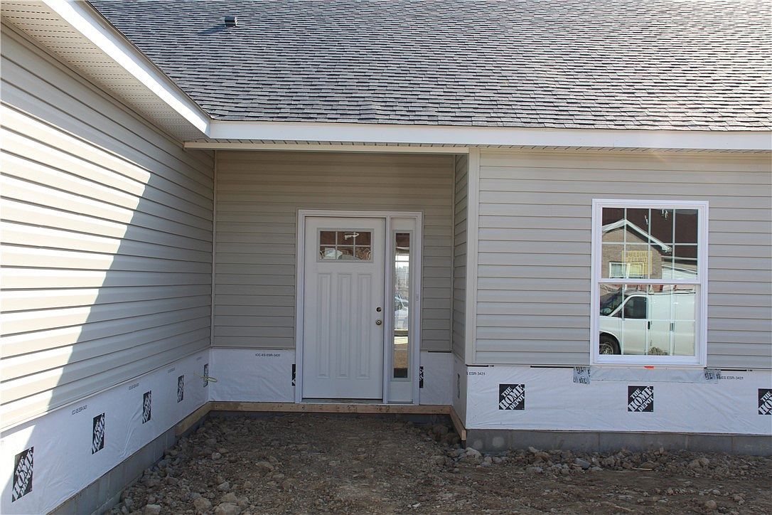 334 Cherokee Dr Beaver Falls, PA 15010 - Thumbnail 3