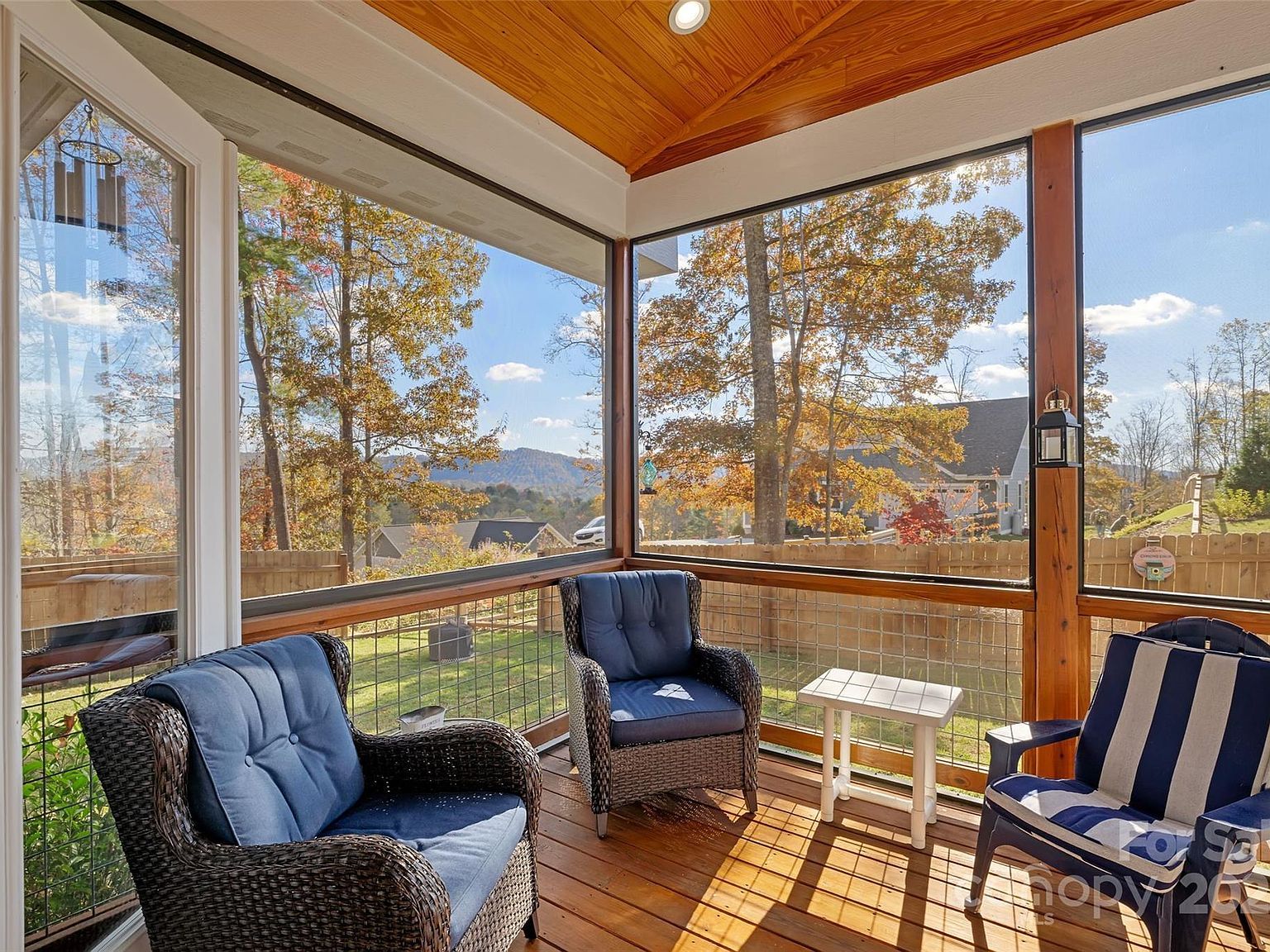 236 Cider Hill Ln Hendersonville, NC 28792 - Thumbnail 3