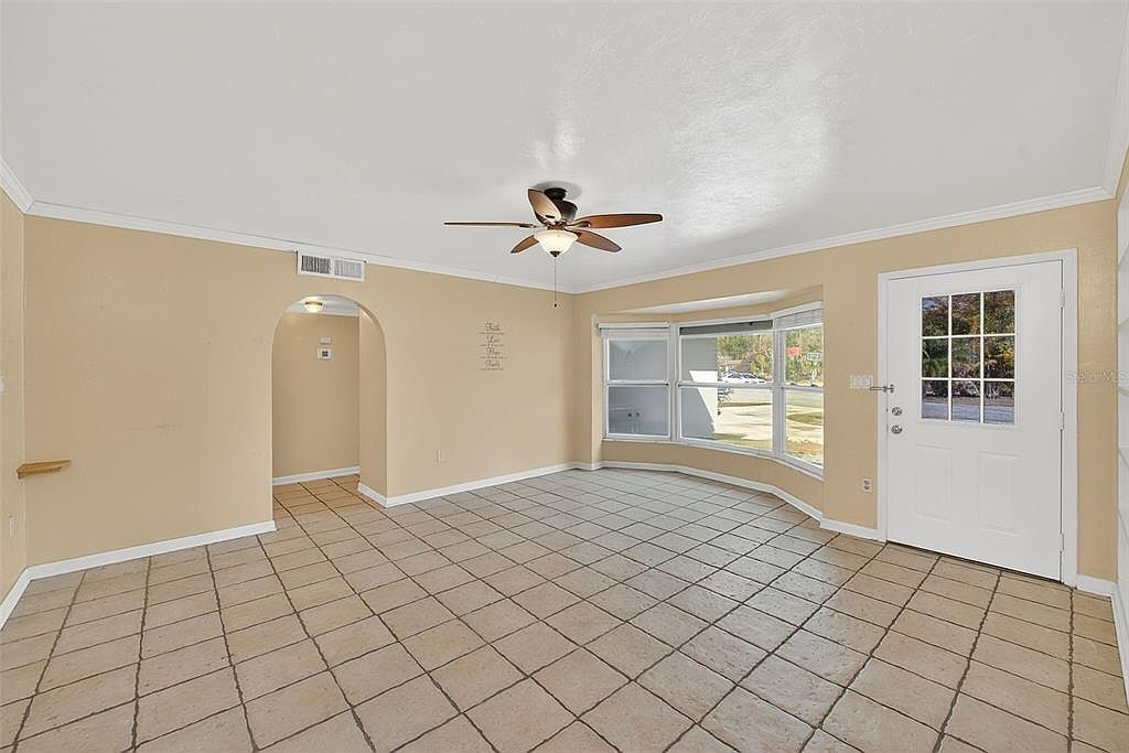 3946 Omega Cir Sarasota, FL 34235 - Thumbnail 3