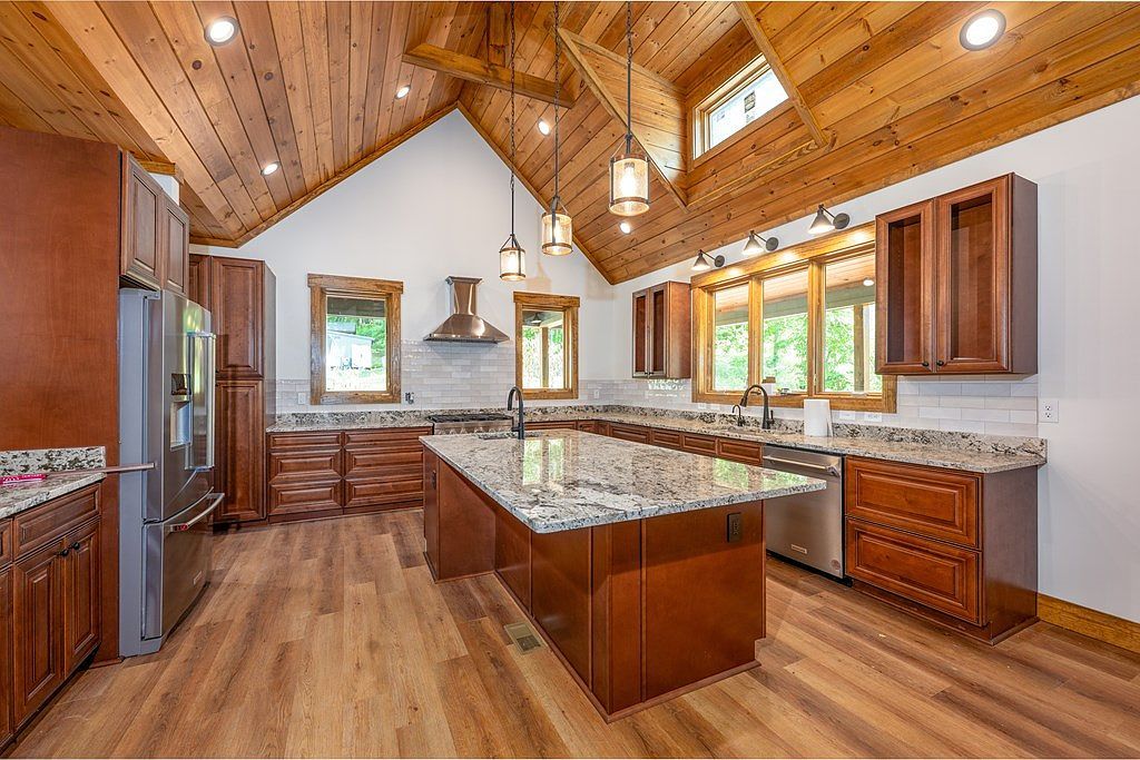 110 Gadsden Rdg Bryson City, NC 28713 - Thumbnail 3