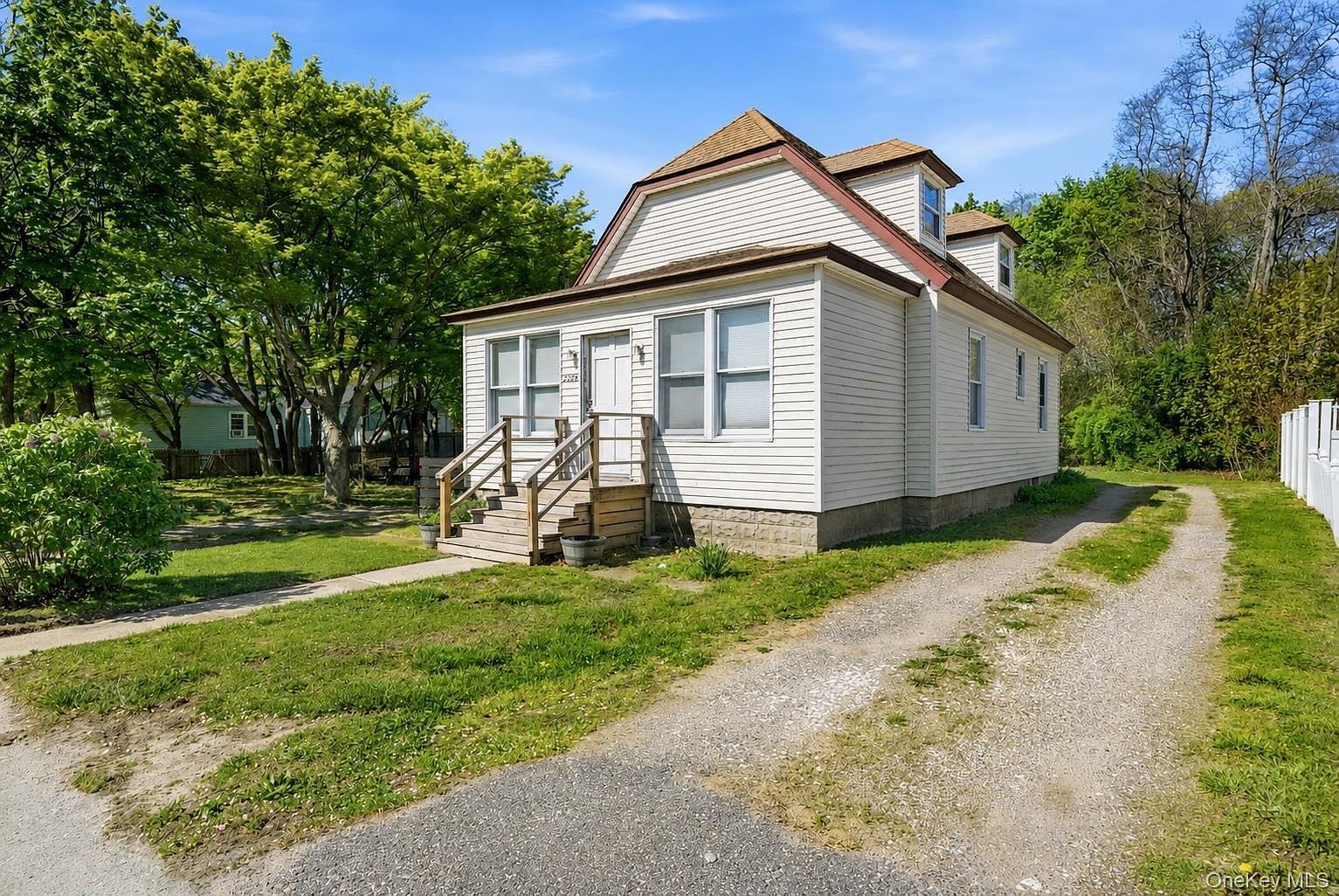 2284 Ocean Ave Ronkonkoma, NY 11779 - Thumbnail 3