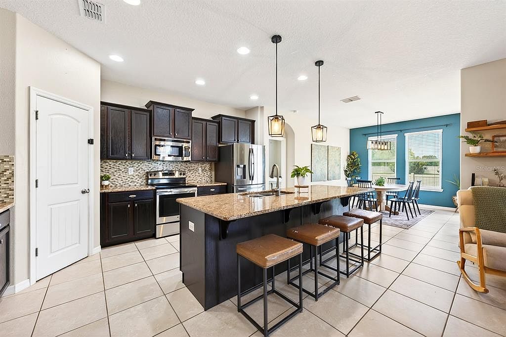 4062 Brookshire Cir Eustis, FL 32736 - Thumbnail 3