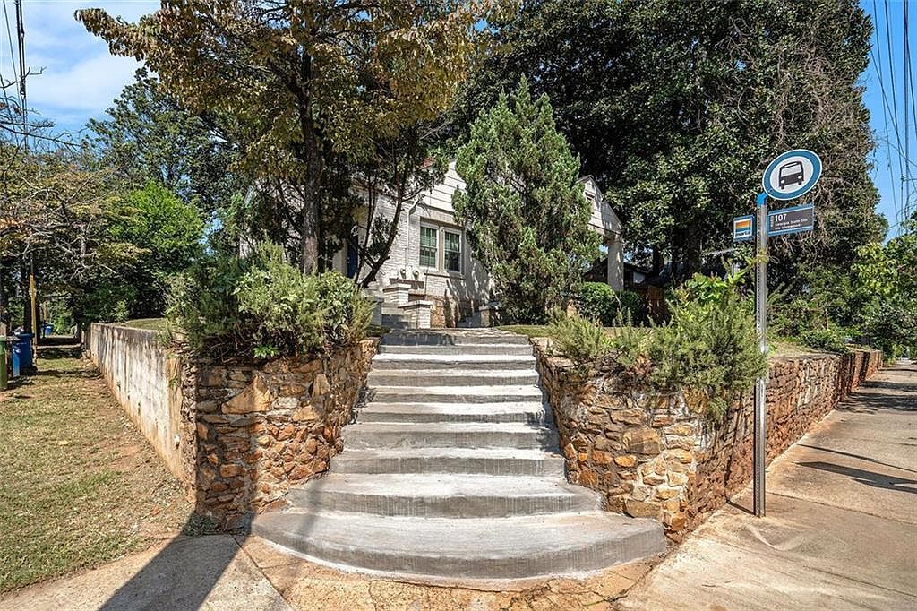 492 Hemlock Cir SE Atlanta, GA 30316 - Thumbnail 3