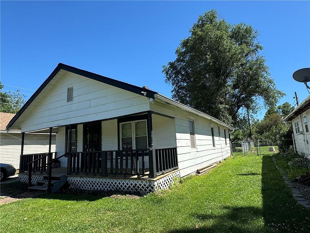 1006 W Cliff St Saint Joseph, MO 64504 - Thumbnail 3