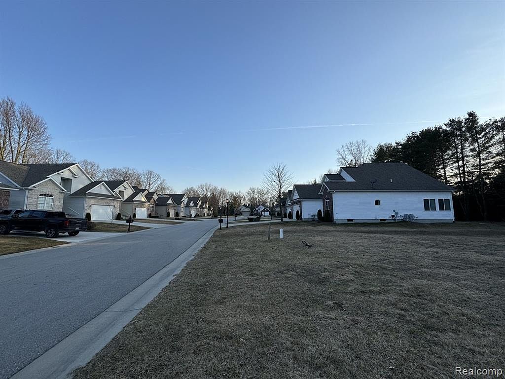 3099 Aberdeen Ct Port Huron, MI 48060 - Thumbnail 3