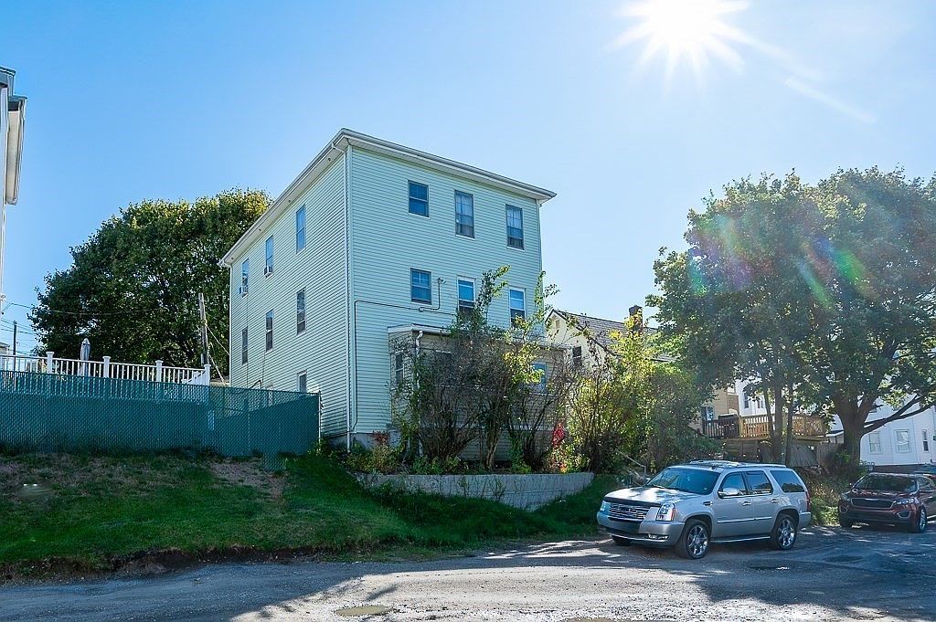 91 Fox St Worcester, MA 01604 - Thumbnail 3