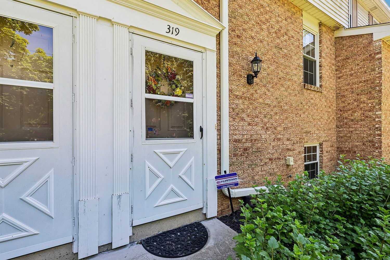 319 Bellford Ct Cranberry Township, PA 16066 - Thumbnail 3