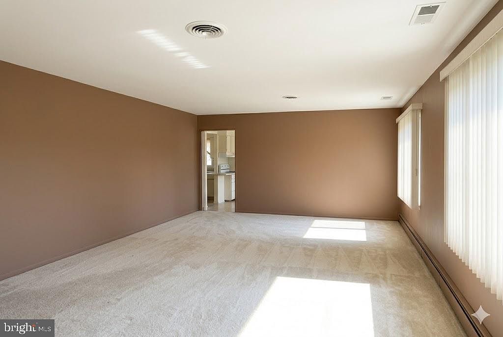 7 Pavilion St Toms River, NJ 08757 - Thumbnail 3