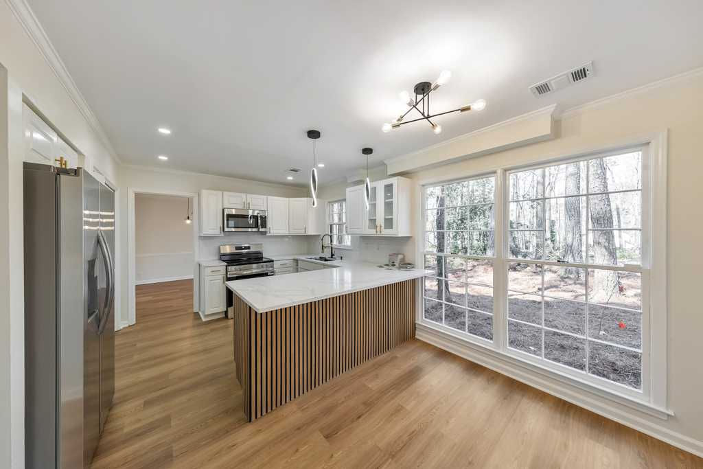 5112 Rocky Glen, Stone Mountain, Georgia 30088, USA, GA - Thumbnail 3