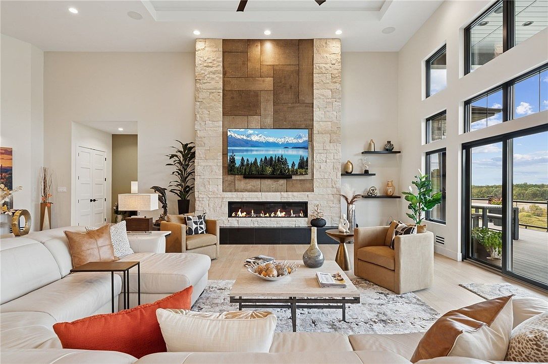 2099 Totteridge Dr Greensburg, PA 15601 - Thumbnail 3